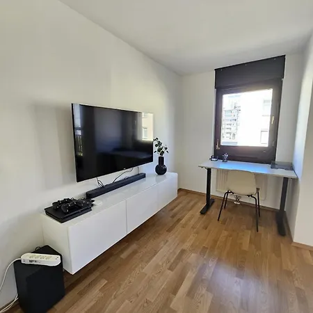 Apartment Cozy In The Center Of *